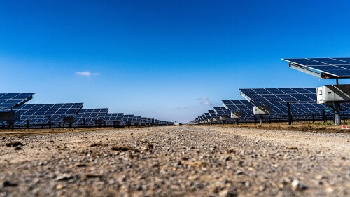 web-hero-solar-farm-seville-6.jpg
