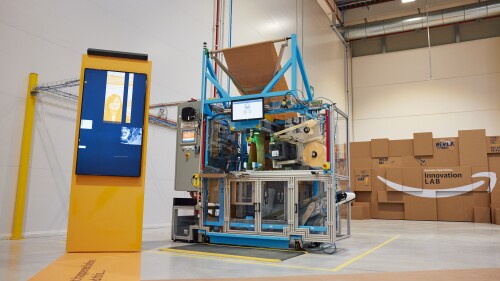 amazon-automatedpackaging-innovationlab-427.jpg